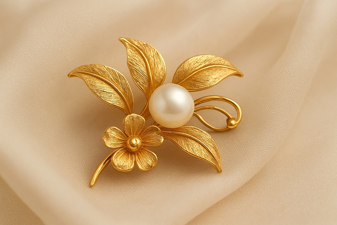 vintage gold brooch with pearl