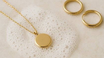 How to Clean Gold Jewellery at Home Safely (Without Damaging It)